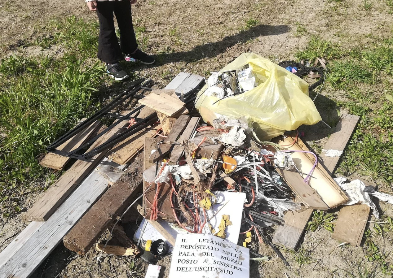 A Rivolta d’Adda cresce l’allerta per rifiuti pericolosi nelle aree verdi