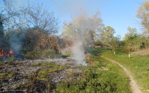 Ciclista salva il Serio: allerta per incendio doloso