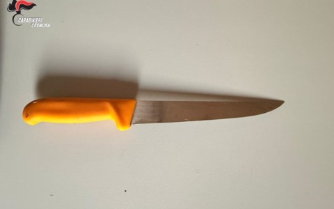 Denunciato 44enne con coltello da cucina a Offanengo