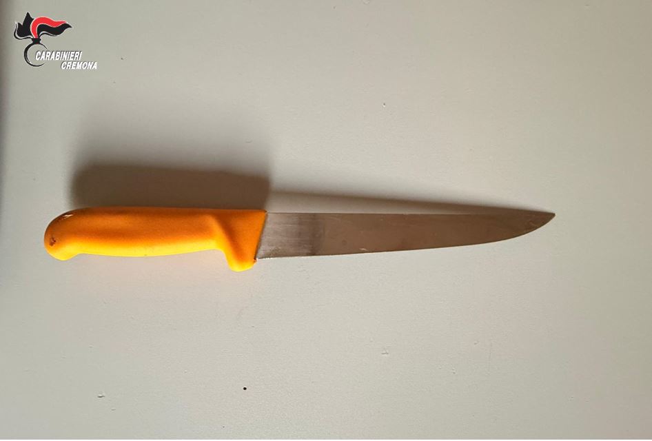 Denunciato 44enne con coltello da cucina a Offanengo