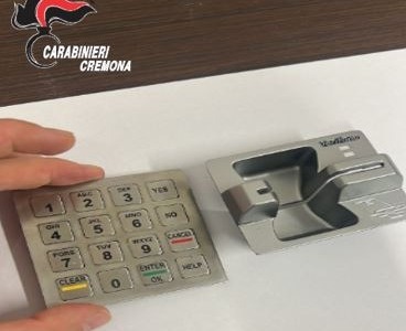 Tentata frode al distributore di Spino: scoperto un dispositivo di clonazione